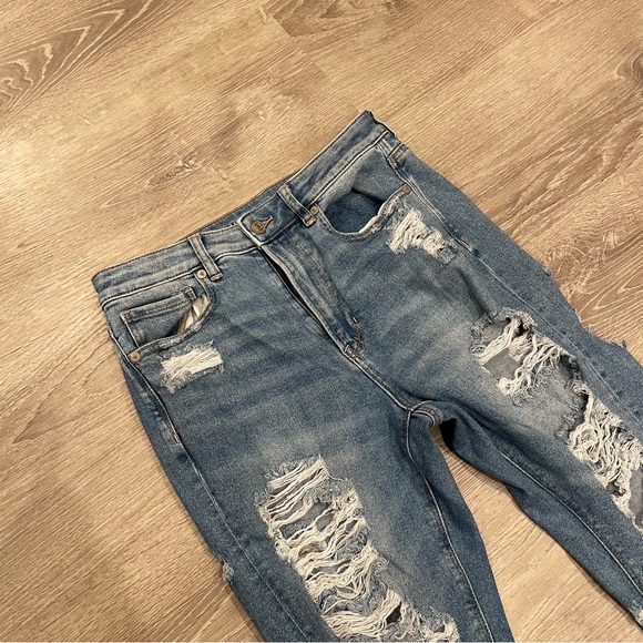 American Eagle Stretch Fit Distressed Ripped Jeans Size 6 - Picture 3 of 8